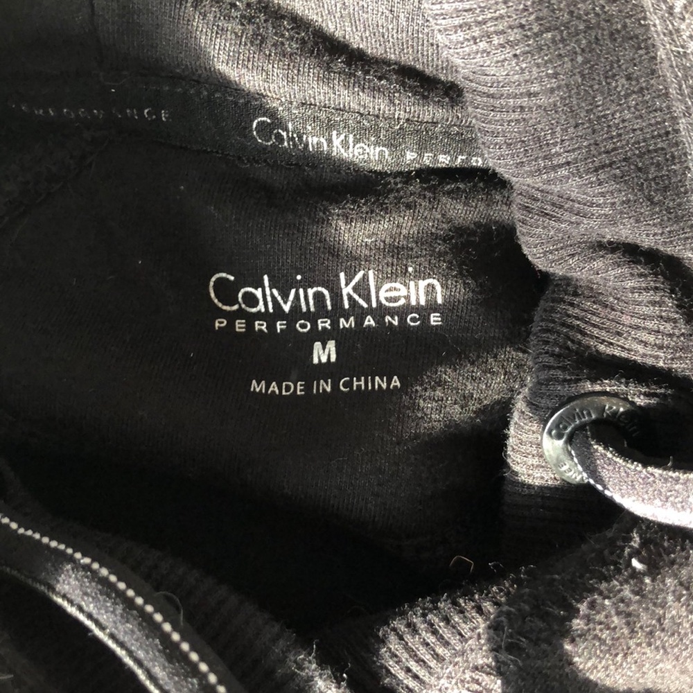 Super cute Calvin Klein sweatshirt!